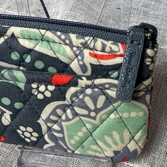 Vera Bradley Nomadic Floral Pattern Small Designer Quilted Coin/Card Holder NWOT - Picture 2 of 14